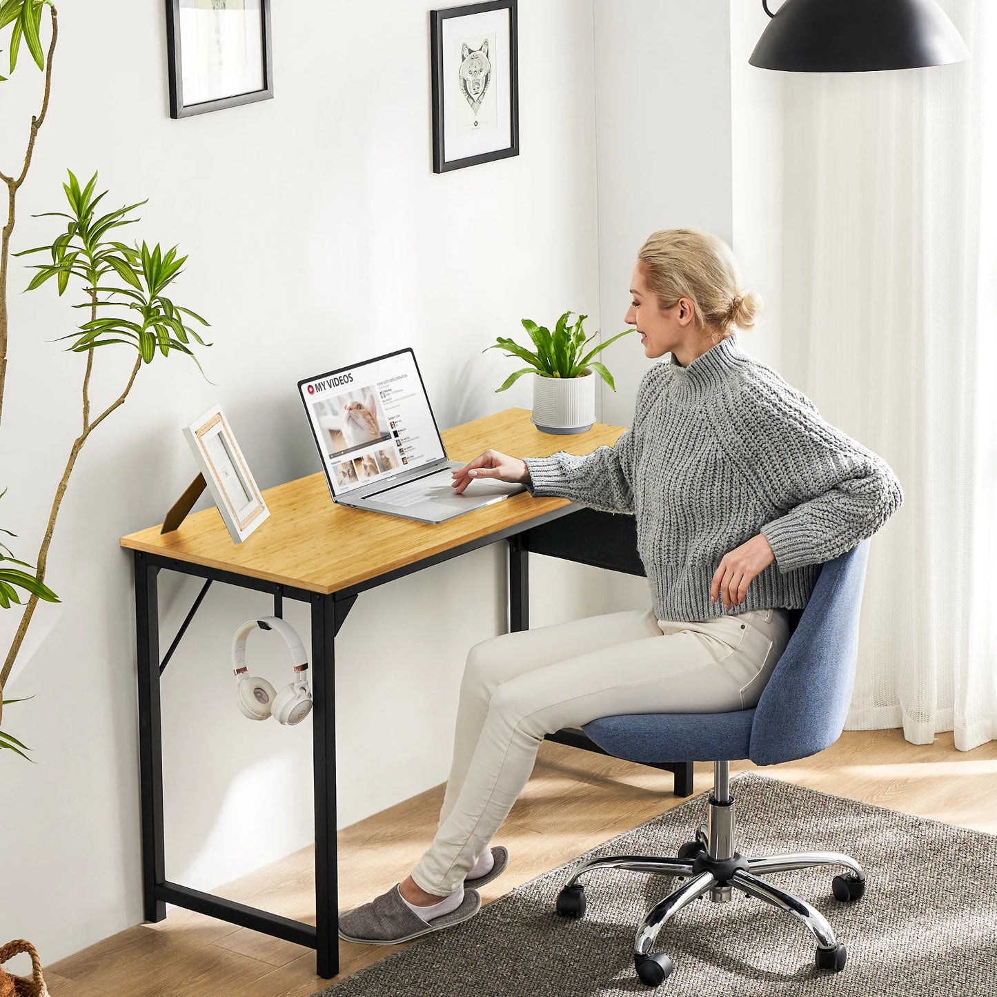 Computer Desk Gaming Table, Compact with Side Bag, Headphone Hooks